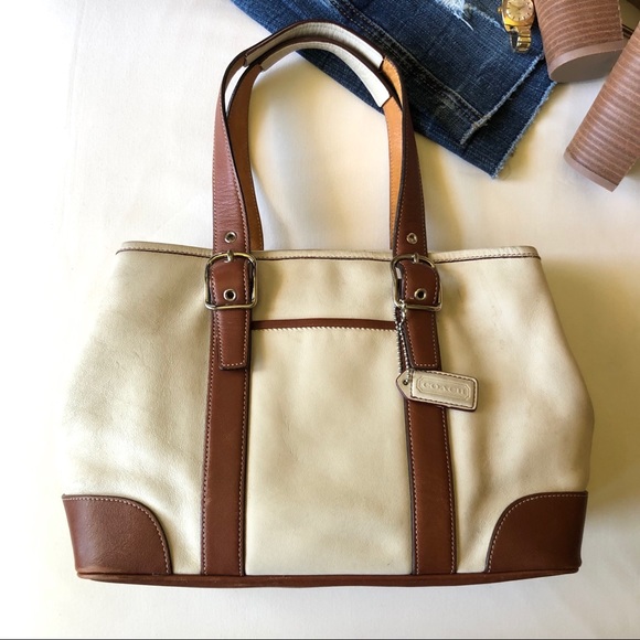 Coach Handbags - Vintage Coach White Leather “Hampton” Handbag